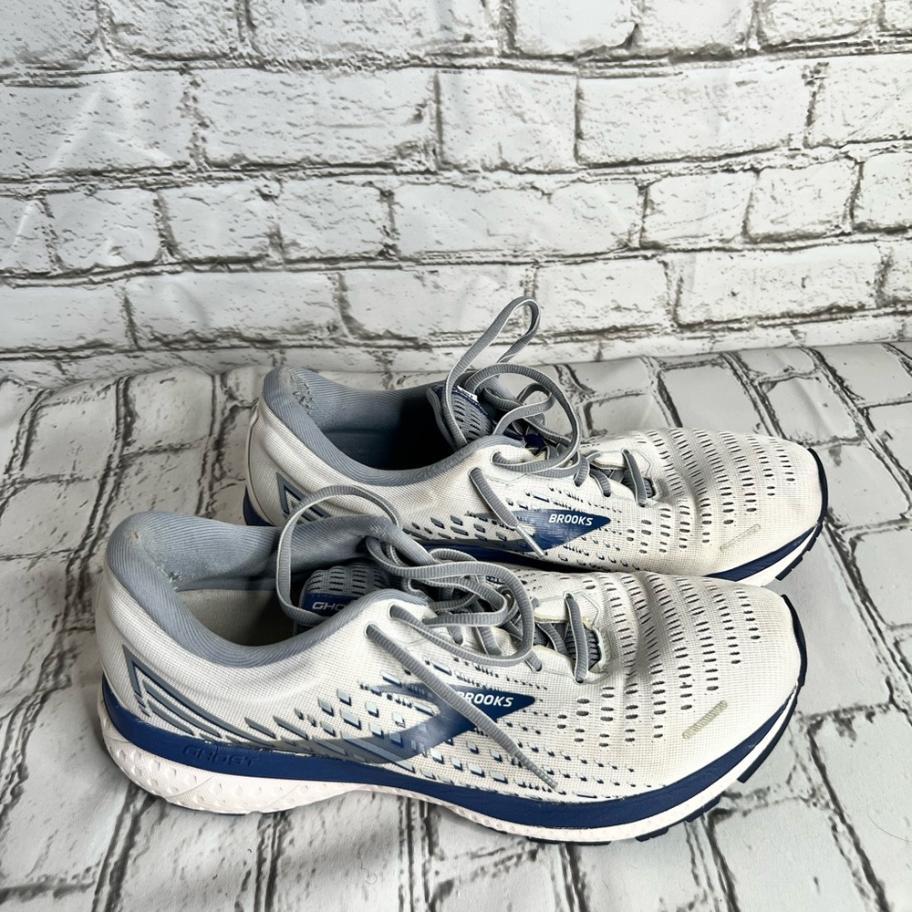 Brooks sneakers